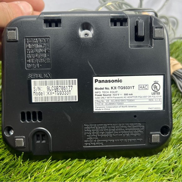 Panasonic KX-TG9331T 1.9 GHz Trio Handsets Single Line Cordless Phone + 3 Base - Picture 9 of 9